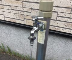 屋外散水栓の水抜きハンドルが硬くて回らない!!