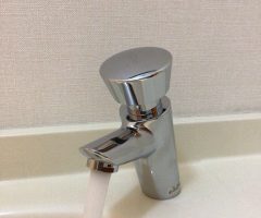 トイレ手洗い水栓交換